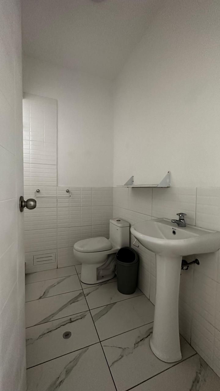 Estudio 4 · baño (2026)
